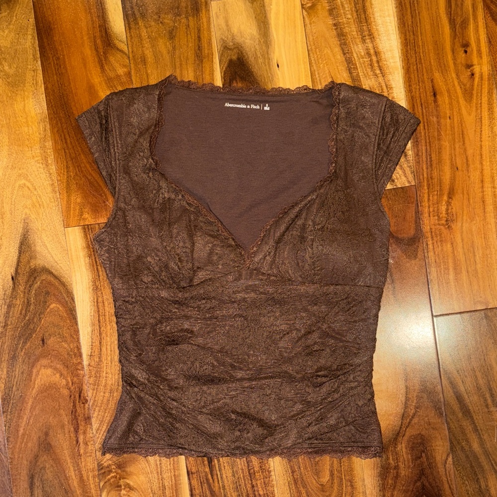 Abercrombie bra free lace short sleeve top size small